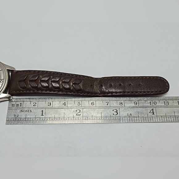 3 Dial Great Land Quartz 2348 St Still Back Wrist Watch Runs New Battery - Picture 7 of 11